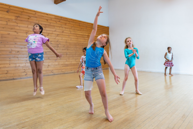 Ballet 6-9 | Saturday Superstars Dance Class