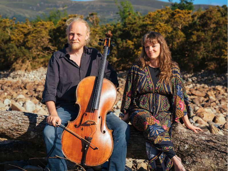 Hannah James & Toby Kuhn