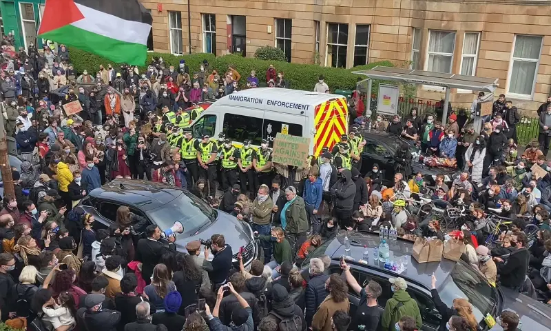 Everybody to Kenmure Street (12A)