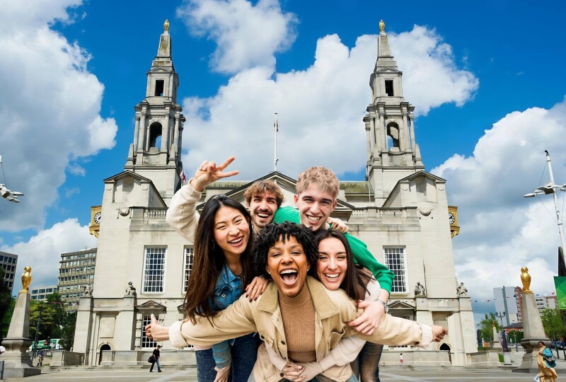 Leeds: Self-Guided City Walk & Interactive Exploration Game