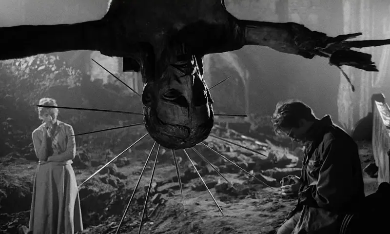 Ashes and Diamonds (12A)