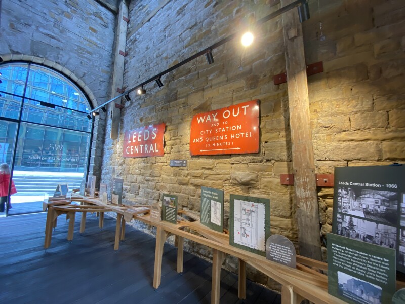 Wagon Lifting Hoist Mini Museum