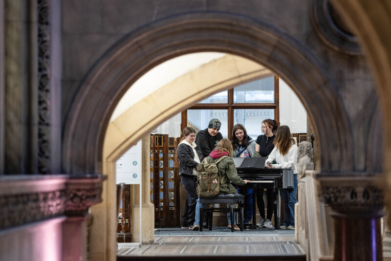 Lutesong at the Library with Ava Lewis and James Logan – Leeds Libraries Thursday lunch time pop up events