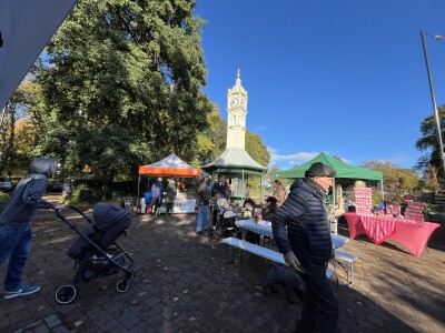Oakwood Clock Artisan Market