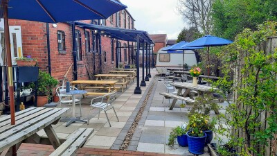 Rivers Meet Arts & Crafts Cafe