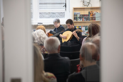 Lute-song duo Ava Lewis and James Logan – Part of Leeds Libraries Thursday lunch time pop up events