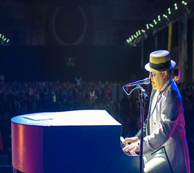 Joel Coombes as Elton with Band – Double Show